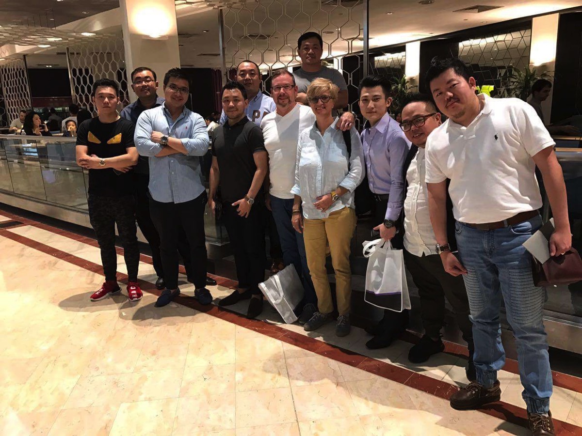 The group consisted of from Left to Right: Randy Yeap, AikKoing Tan, Calven Tan, Philix Ng, (behind)Lobo Tang & Kok Peng Lim, us, Kent Ong, Alexander Azhar, Paul Lim 