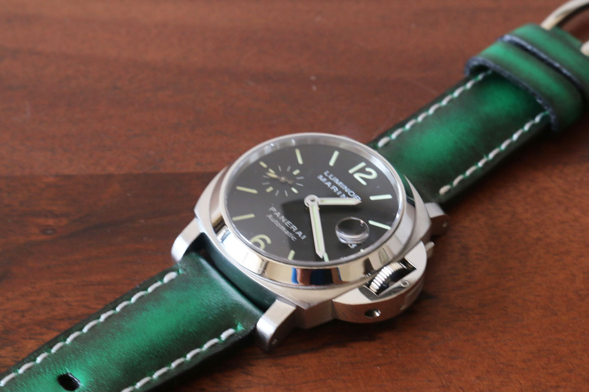 Close up shows the green and white blends well with the dial